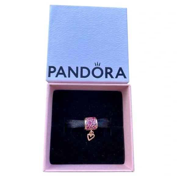 Authentic Pandora Pavé Freehand Heart
Barrel Rose Gold Dangle Charm New in Box - Picture 2 of 3